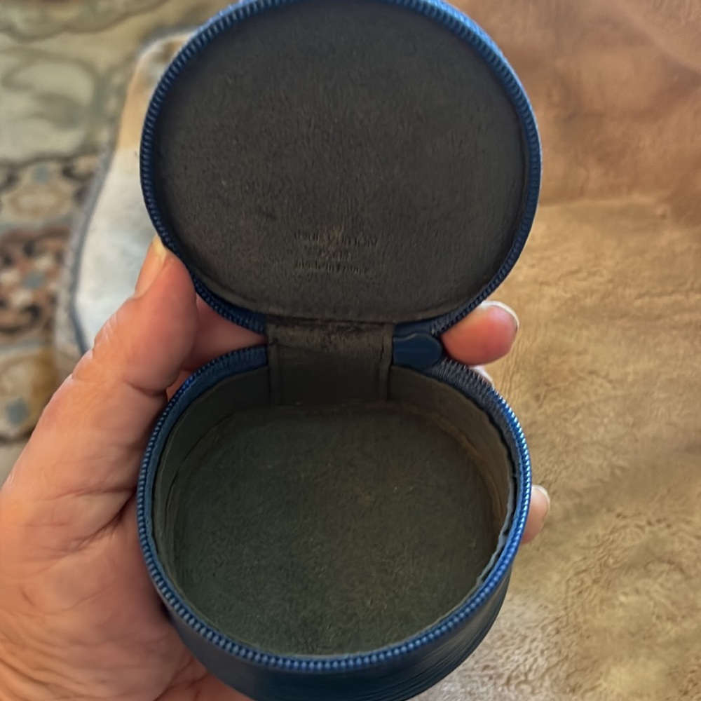 Louis Vuitton miniature Epi jewelry case & Epi Porte coin purse or AirPods case - Picture 7 of 11